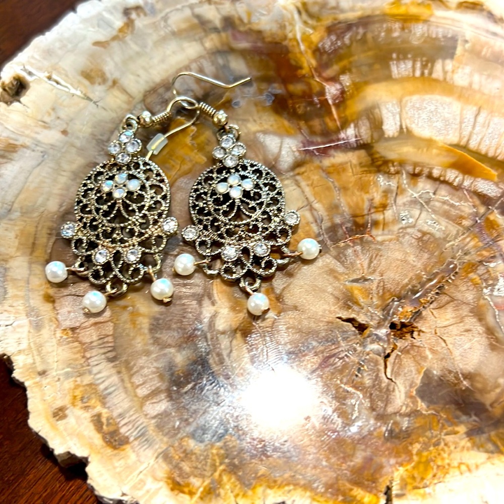 Women’s earrings